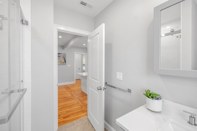 Building Photo - 58 Constance Rd