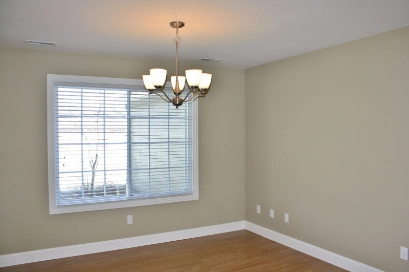 Building Photo - 4500 Weybridge Dr