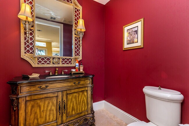 Building Photo - 580 Admirals Way