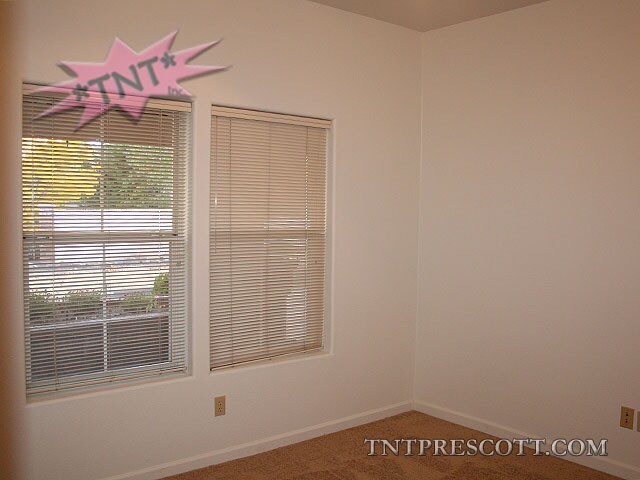 Building Photo - Home in Oaks of the Ranch HOA ~ HOLD