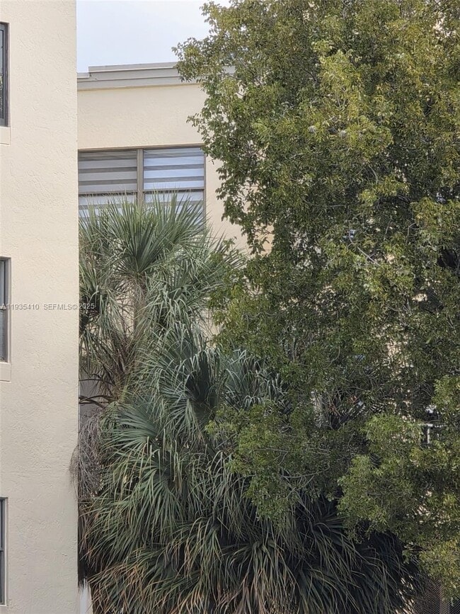 Building Photo - 8290 Lake Dr