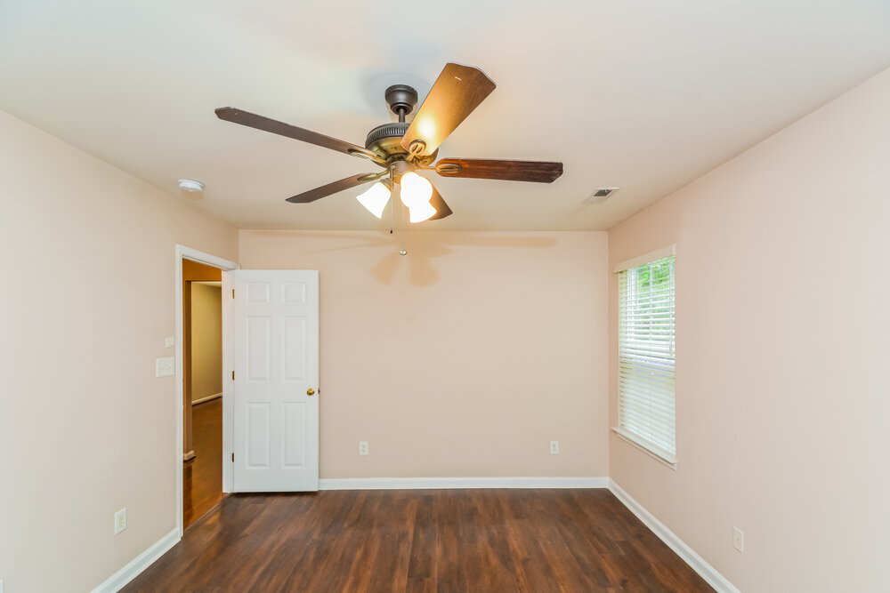 Building Photo - 215 N Fuquay Springs Ave