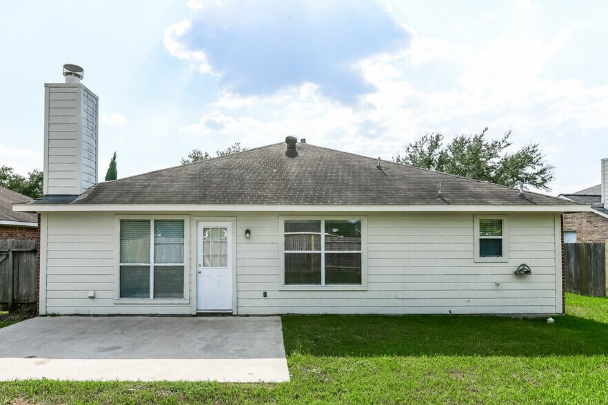 Building Photo - 21030 Stoney Haven Dr