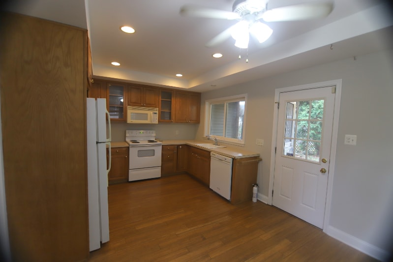 Building Photo - 309 E 6th Ave