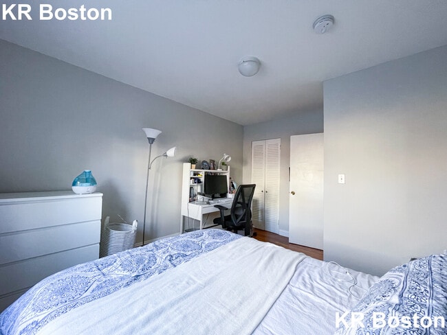 Building Photo - 65 Chiswick Rd