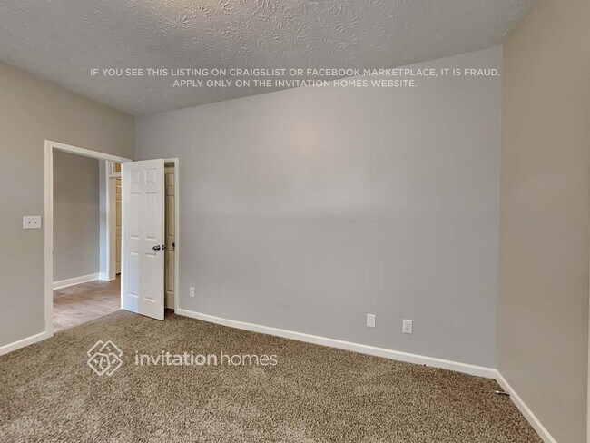 Building Photo - 2015 Towne Park Dr