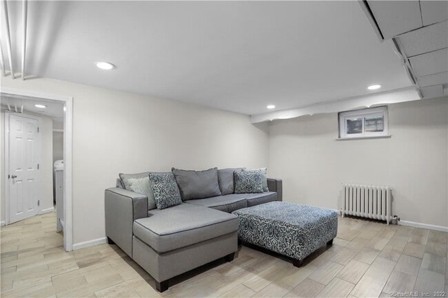 Building Photo - 80 Ridgewood Ave