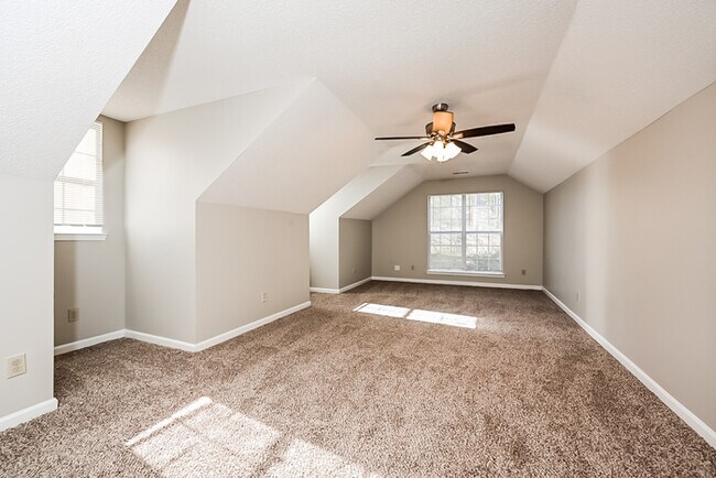 Building Photo - Fantastic 4bd/2.5ba home! Let yourself in!