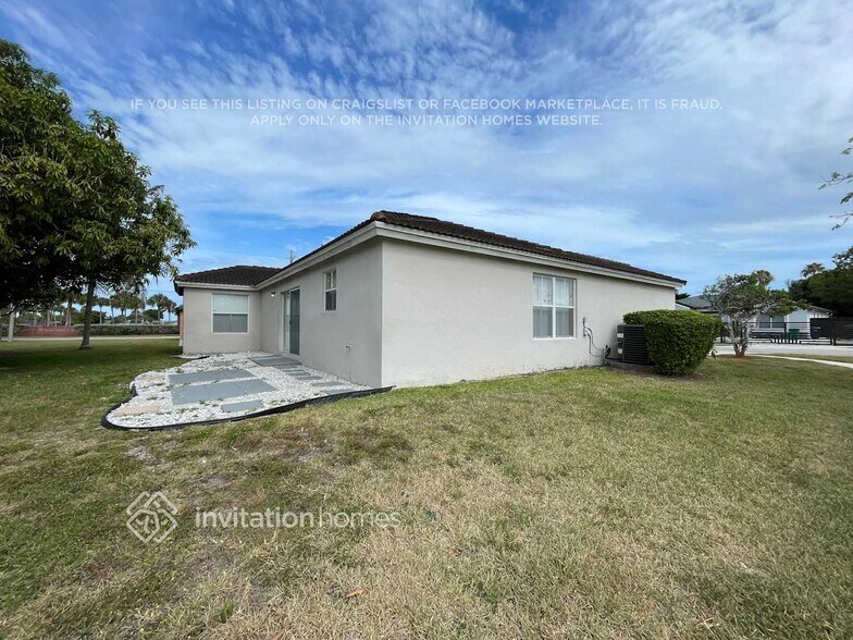 Building Photo - 10711 SW 167th St