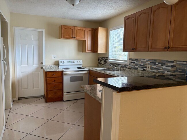 Building Photo - home for rent in South St. Pete