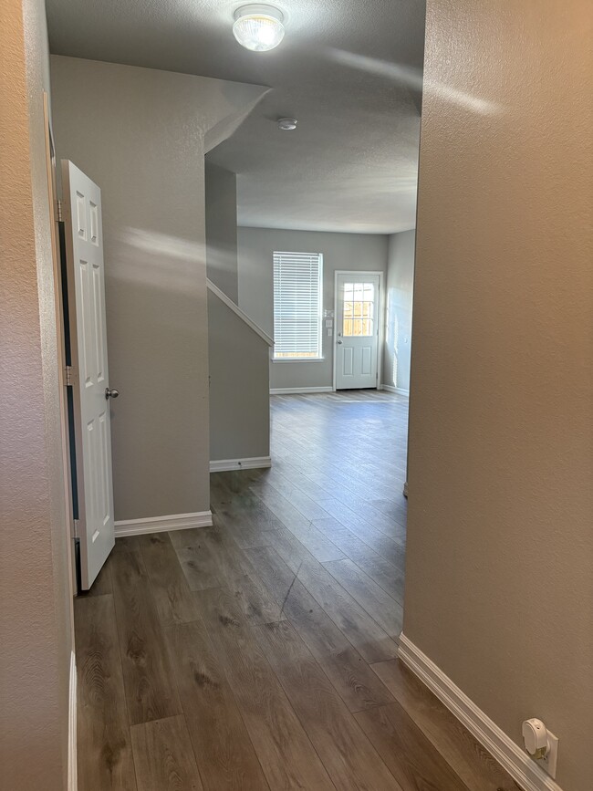 Building Photo - 4113 Macy Ln