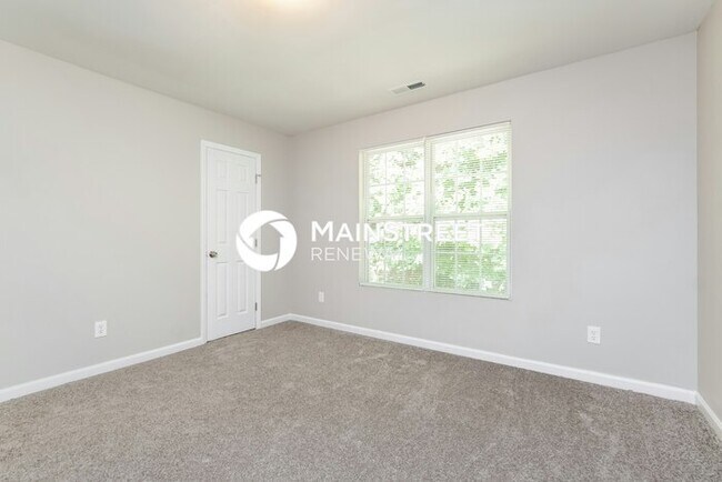 Building Photo - 3 Bedroom Pet-Friendly Home in Raleigh, NC with Main Street Renewal