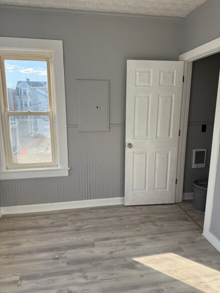 Building Photo - 51 Pleasant St