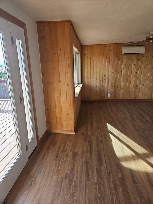 Building Photo - North Bend 3 bed/2 ba with stunning views!