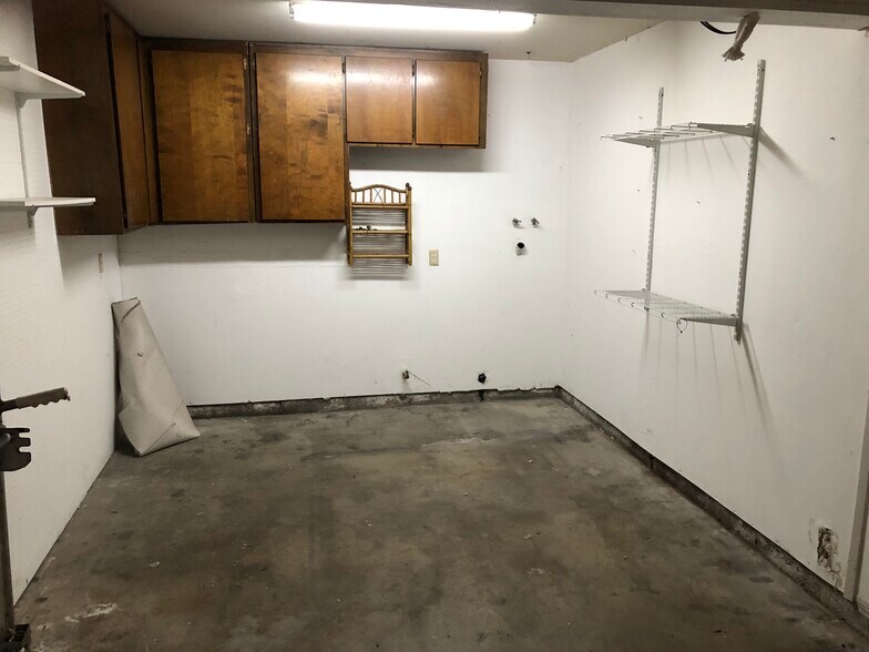 Building Photo - 16522 Pro Cir