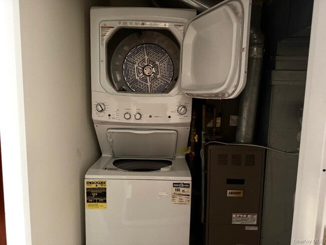 Building Photo - 171 Great Neck Rd