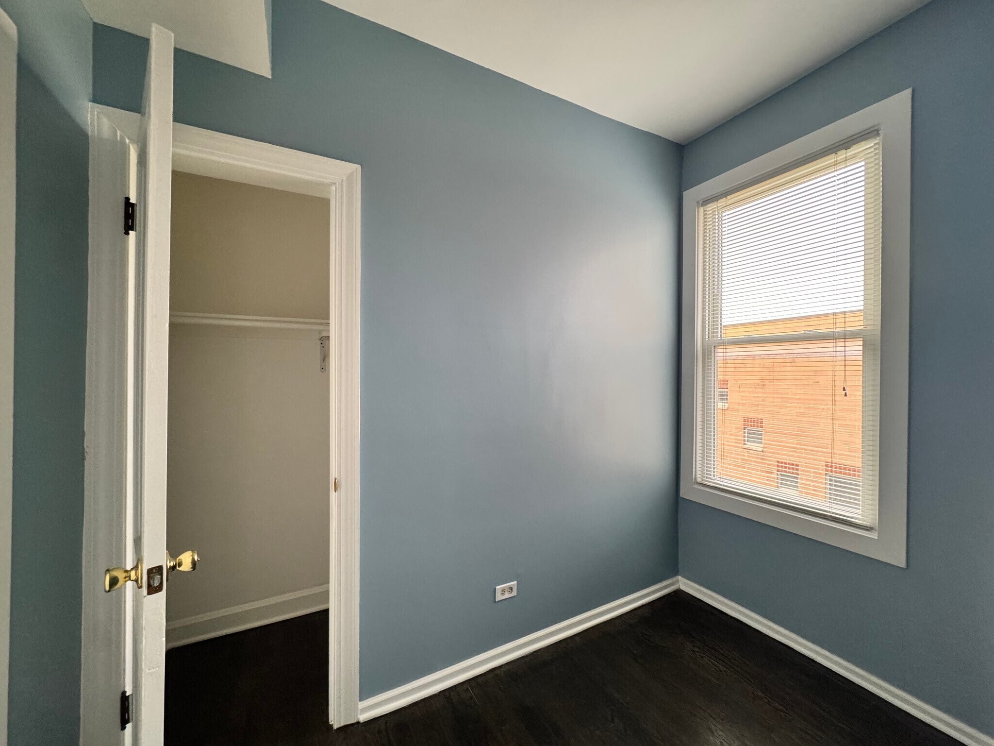 Building Photo - 620 N Kedzie Ave