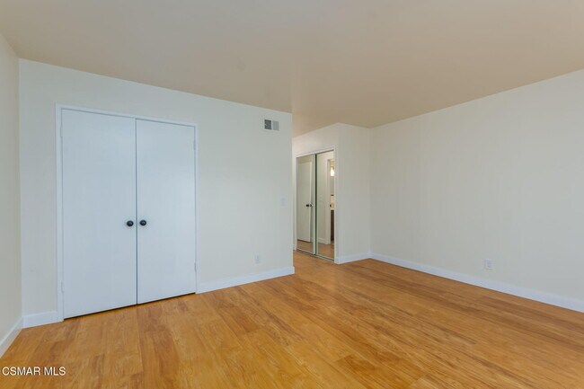 Building Photo - 46 N Northam Ave