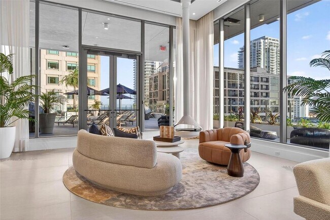 Building Photo - 275 1st Ave S