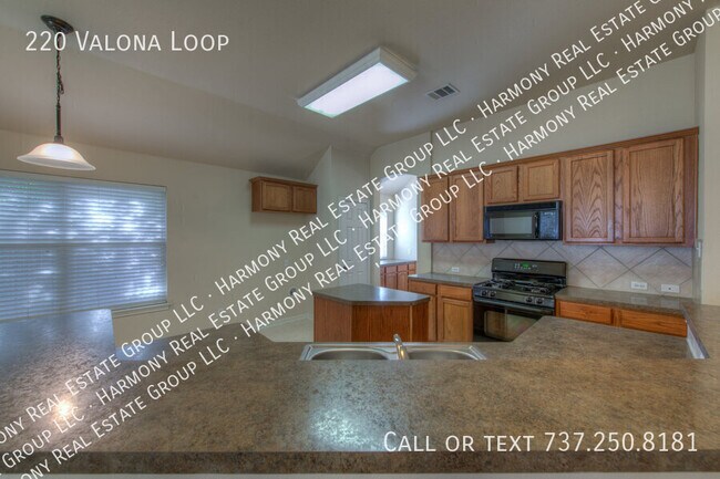 Building Photo - 220 Valona Loop