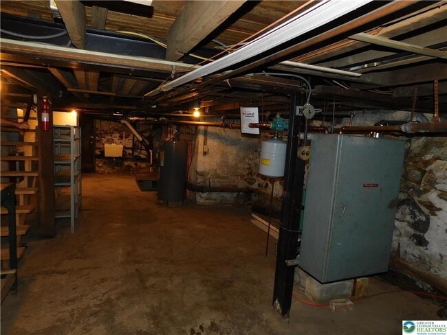 Building Photo - 220 Locust St