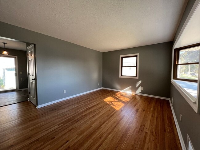 Building Photo - Single Family Home!