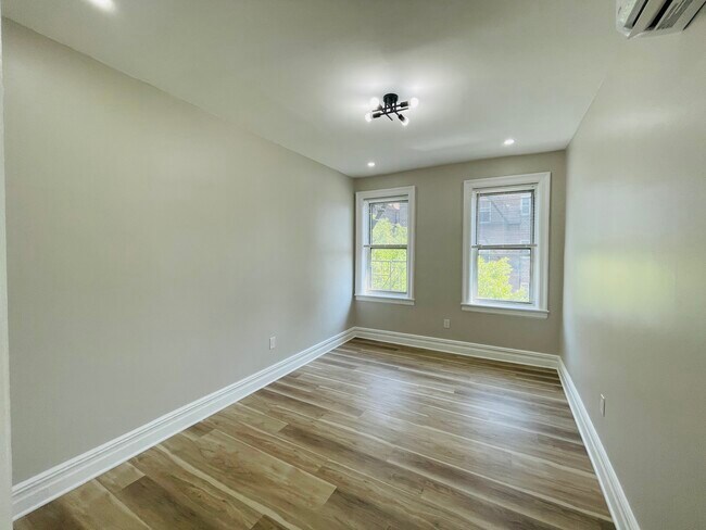 Building Photo - 863 Avenue C