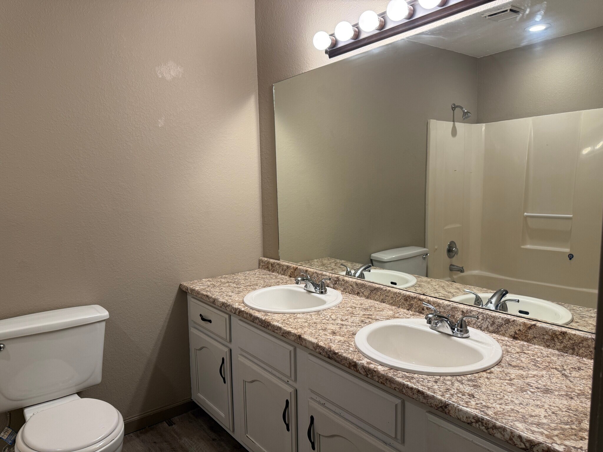 Guest Bathroom - 2804 Clifft St