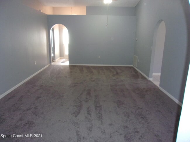 Building Photo - 3908 Upmann Dr