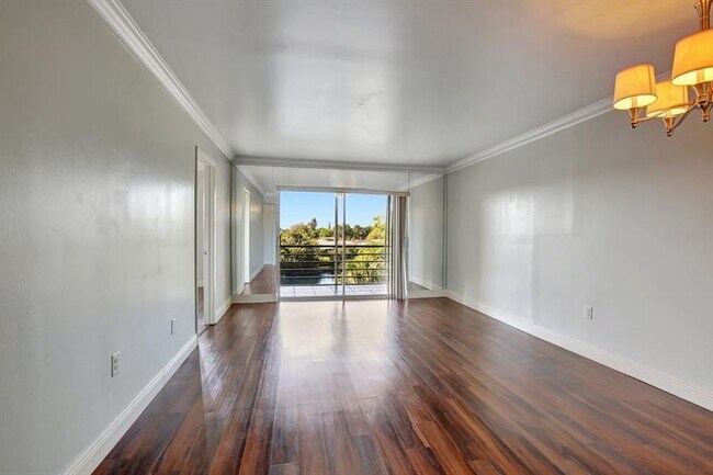 Building Photo - 8225 Sunrise Lakes Blvd