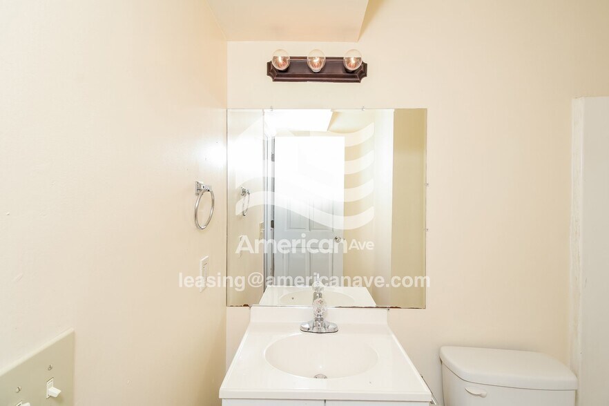 Building Photo - 3004 Windwood Pl