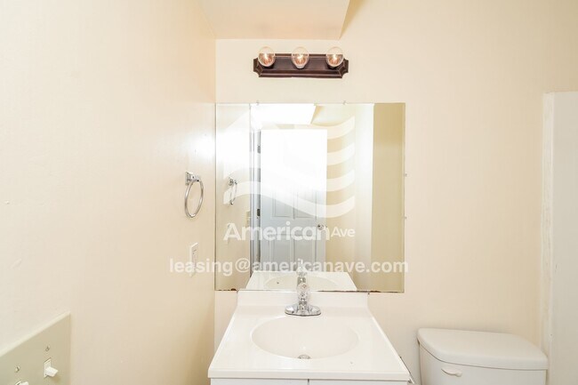 Building Photo - 3004 Windwood Pl