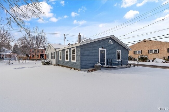 Building Photo - 201 Highbridge St