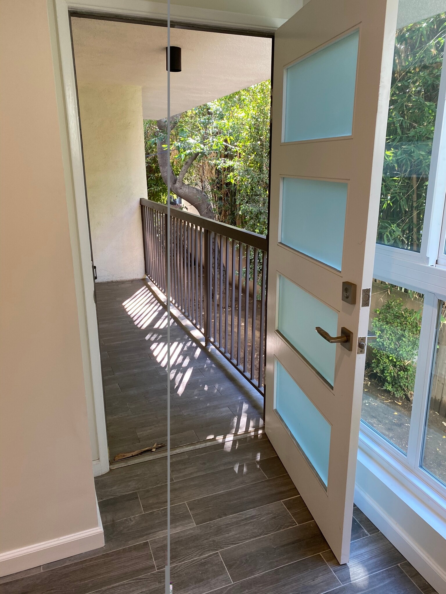 Balcony - 911 N Kings Rd