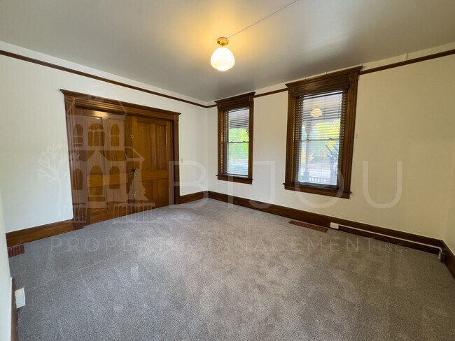 Building Photo - 732 E Kiowa St