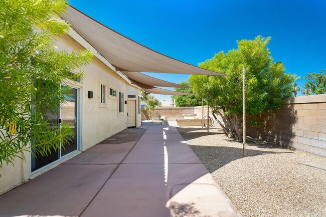Building Photo - 45160 Debbie Dr