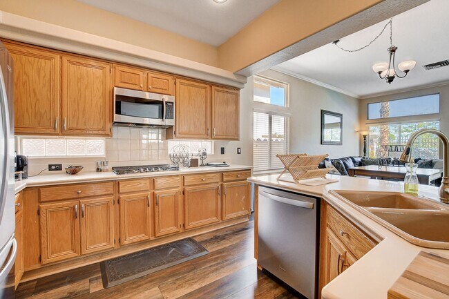 Building Photo - QUALITY FULLY FURNISHED SEVEN HILLS HOME WITH A PRIVATE POOL AND SPA