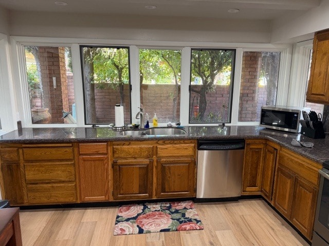 Building Photo - 545 S Valley View Dr