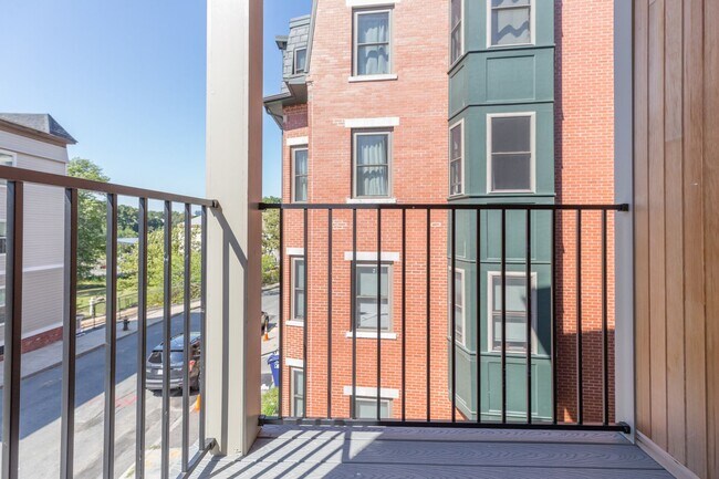 Building Photo - 133 Marcella St