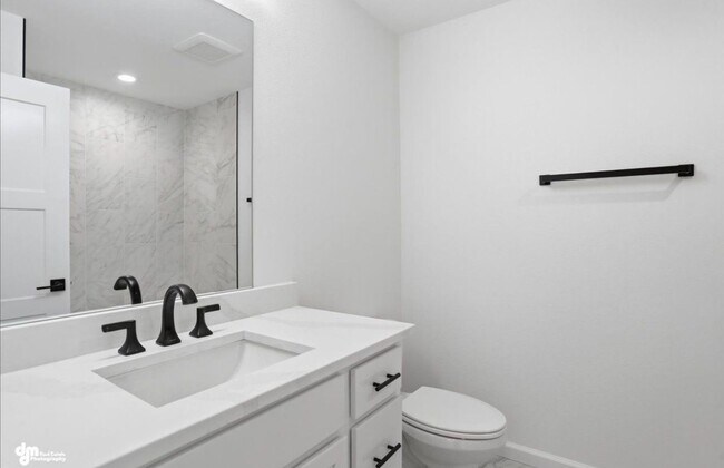 Building Photo - 336 Ashbrook Dr