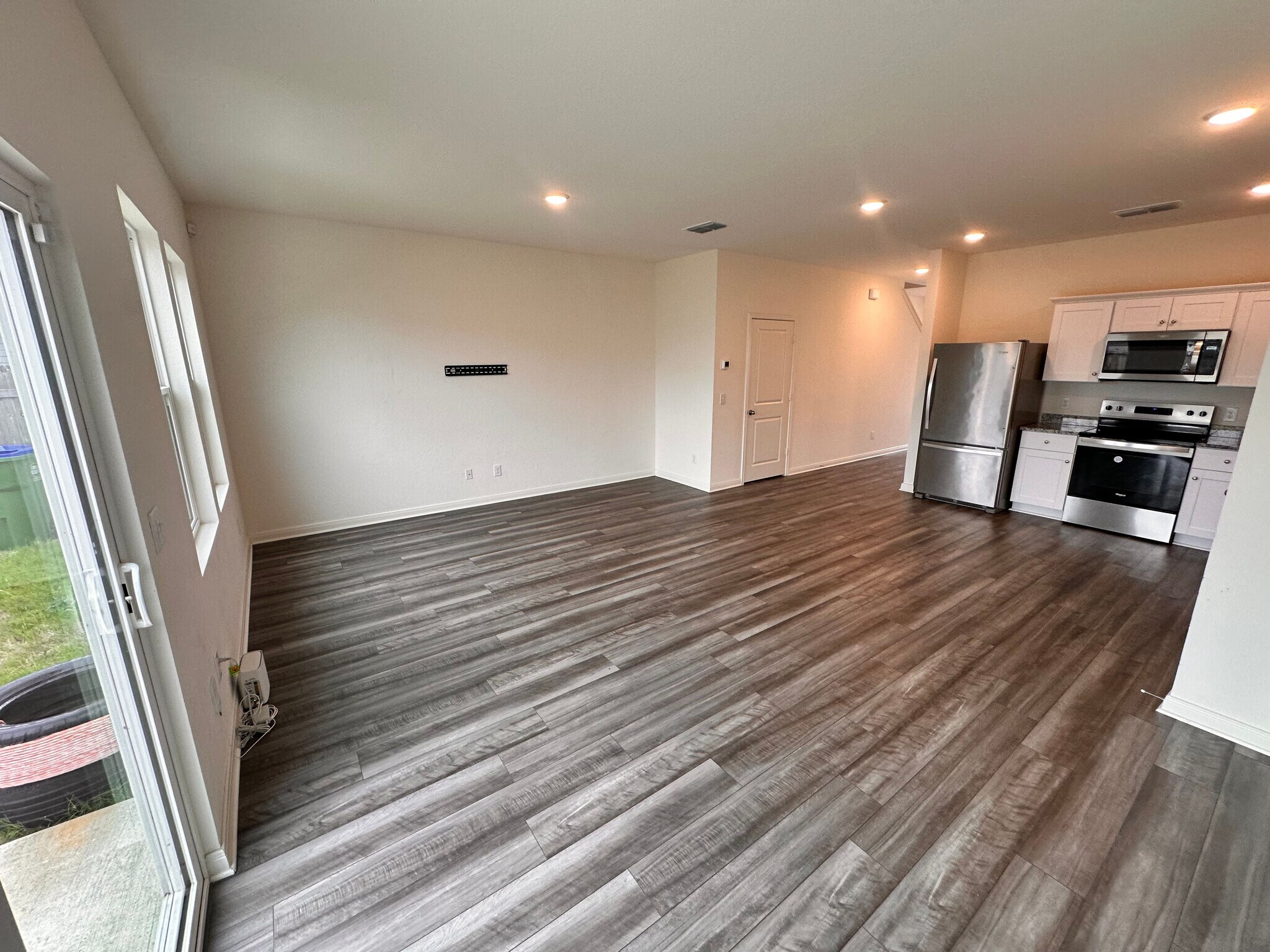 Building Photo - Room in House on Maple Ter