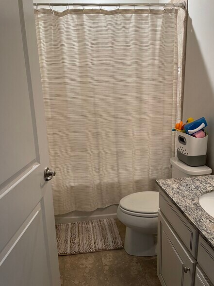 Building Photo - 1228 Queen Lyon Ct