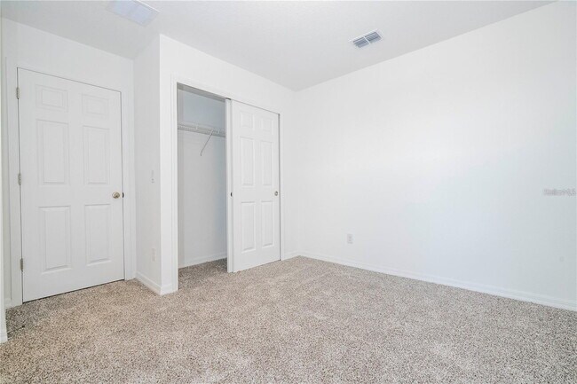 Building Photo - Elegant & Comfortable Home with Granite Kitchen in Prime St. Cloud Location