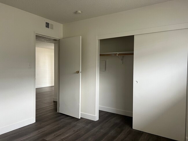 Building Photo - 1472 Sombrero Dr