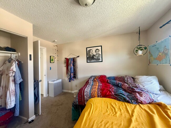 Building Photo - Spacious, Sunlit 3BR / 2 BA Condo just steps away from Standley Lake!