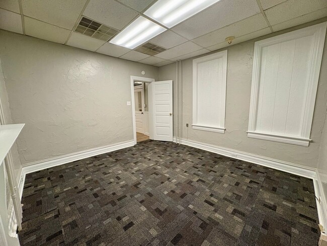 Building Photo - 1366 W Market St
