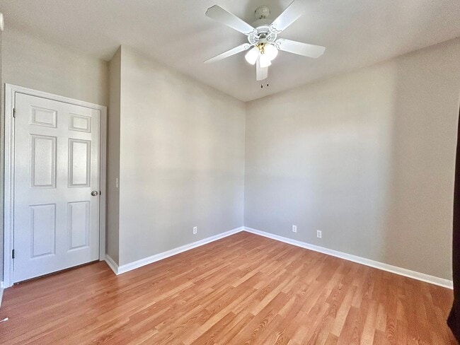 Building Photo - Charming 3 Bed / 2 Bath One-Level Home with 2-Car Garage & Fenced Yard