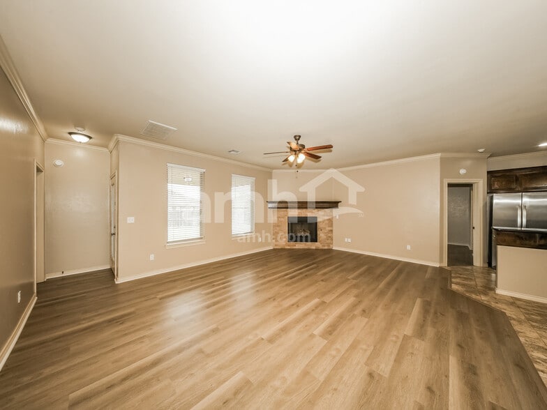 Building Photo - 8809 SW 46th St