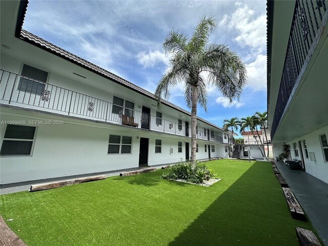 Building Photo - 2500 Johnson St