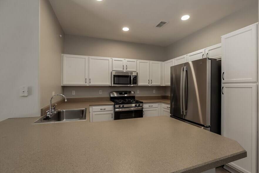 Building Photo - 11217 W Berkeley Rd